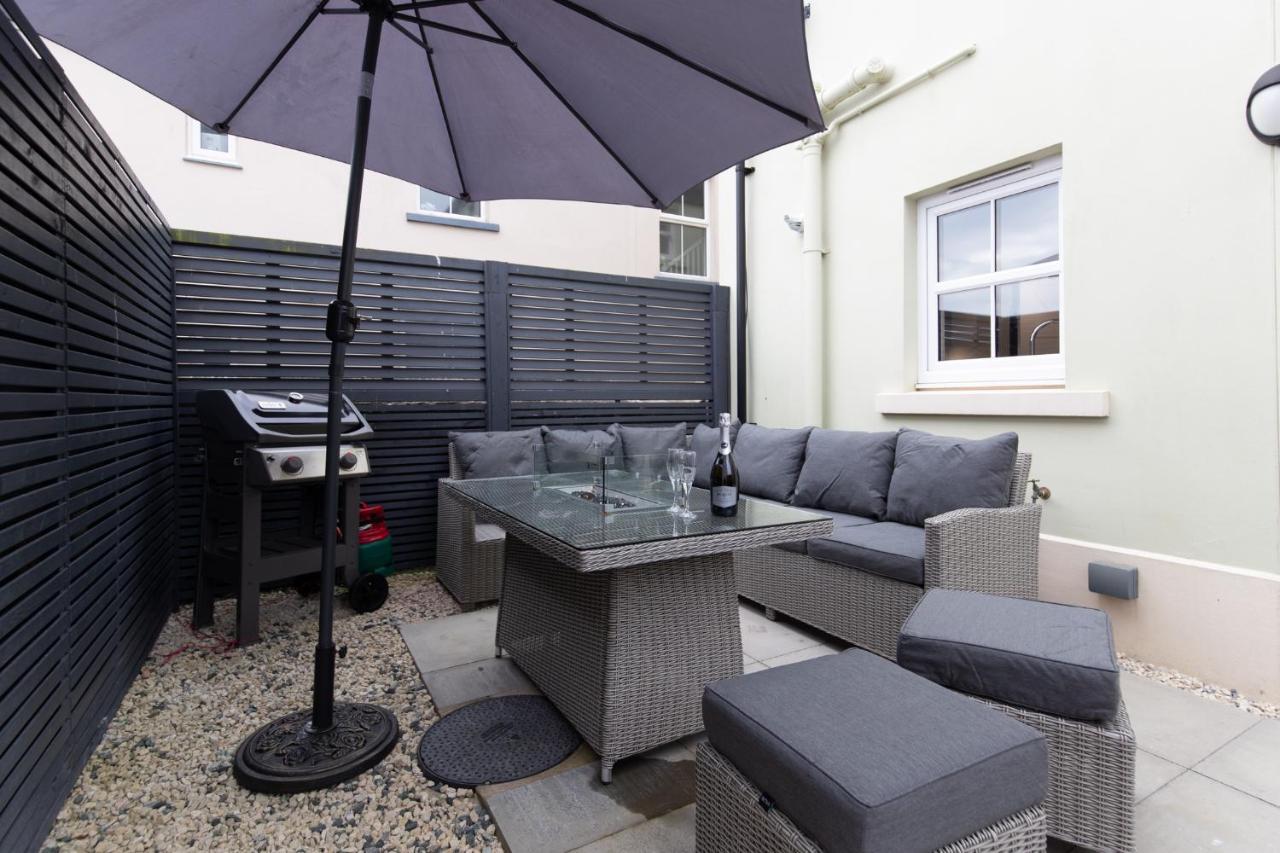 Cottage Mews - Seaside Cottage Parking Terrace Tenby Dış mekan fotoğraf